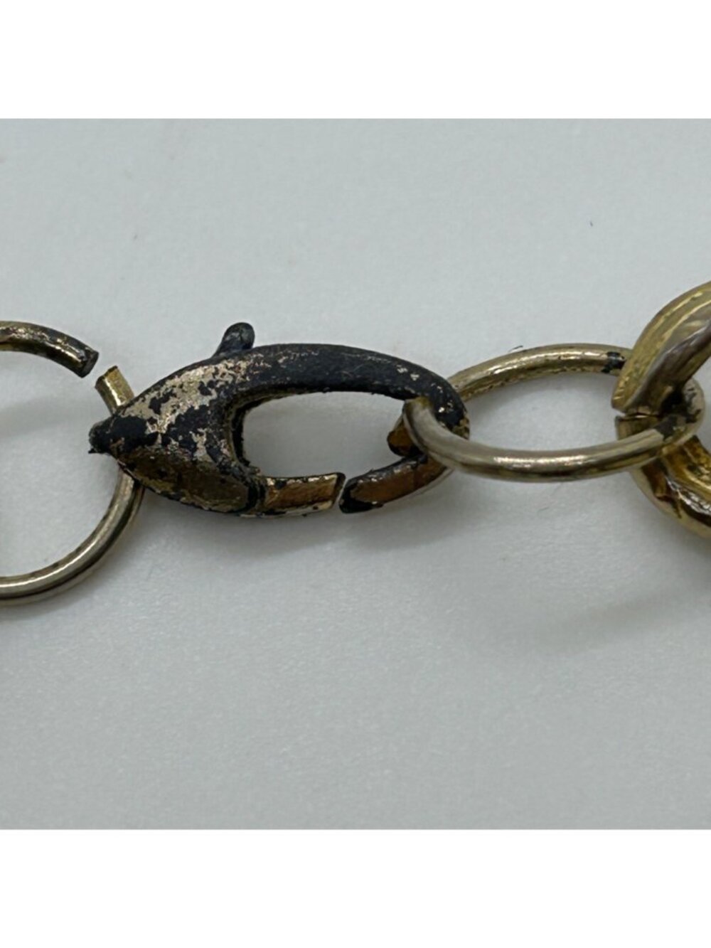 Vintage Gold Tone Double Link Bracelet With Faux Pearl & Filigree Charm Baubles - Picture 12 of 14